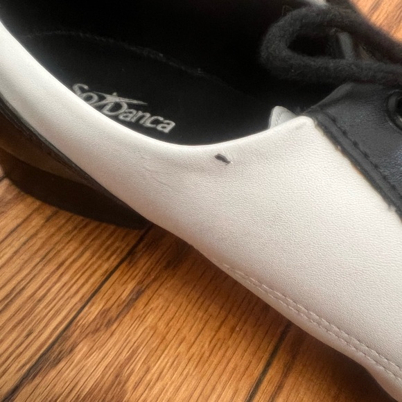 So Danca black & white 50’s inspired “saddle” shoe. - Picture 4 of 4